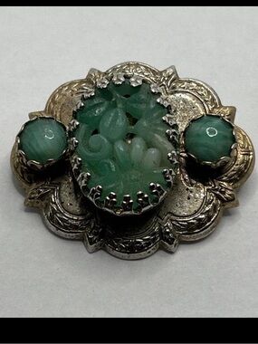 Vintage Green Carved Glass Floral Brooch
